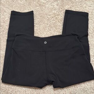 lululemon size 8 black wonder under cropped